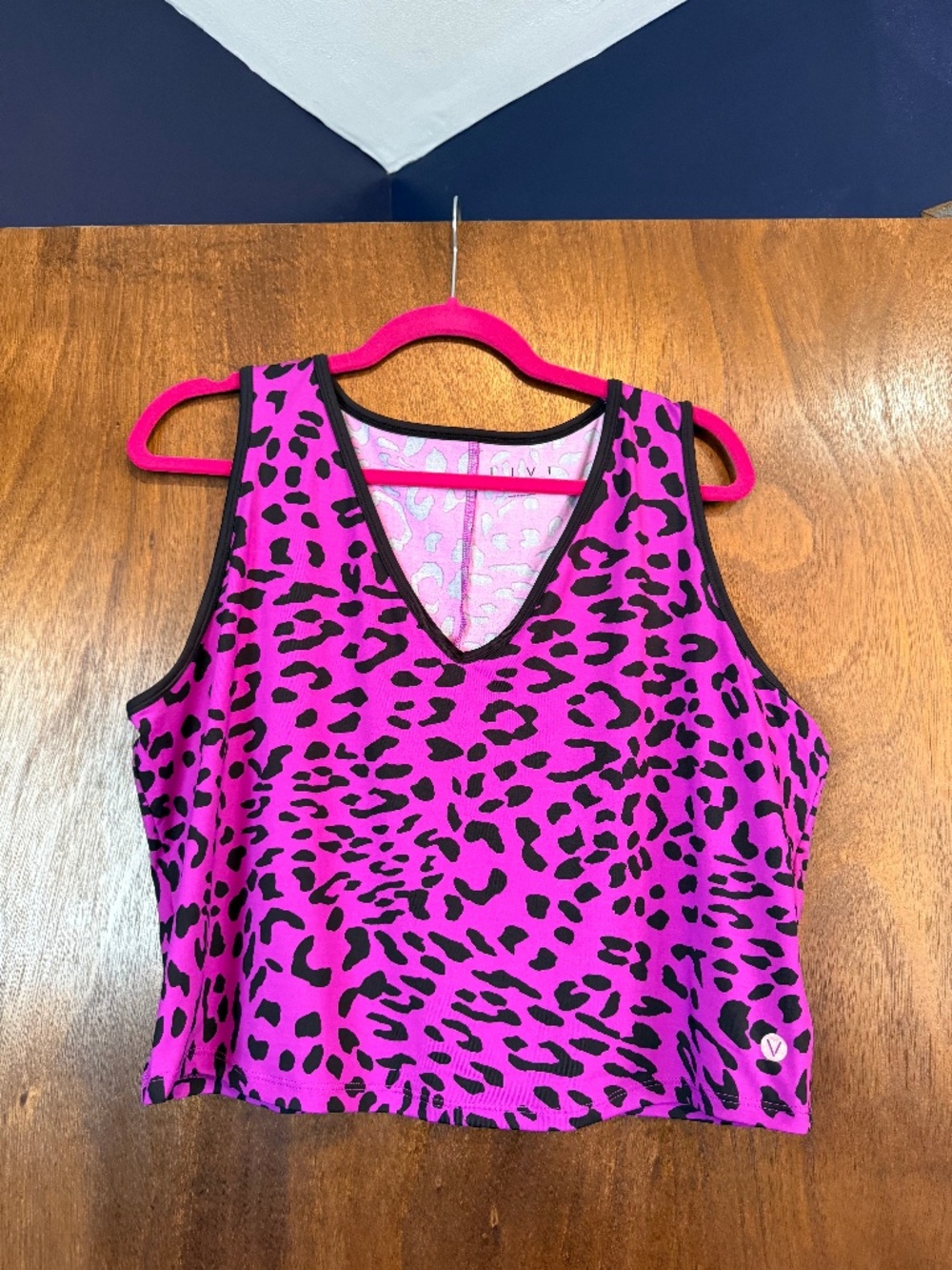 LIVI Active Hot Pink Leopard V-Neck 22/24